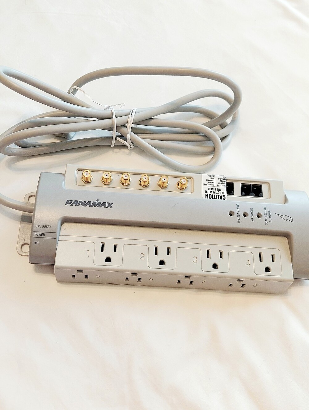 Panamax M8-HT Power Line Conditioner & 8 Outlet Surge Protector Power Strip